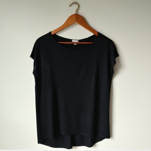 GAP Tops - GAP Black Cap-Sleeve Tee